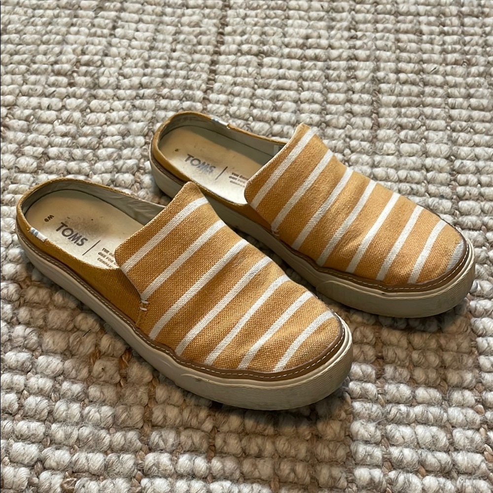 TOMS Sunrise Sunflower Riviera Mule Sneakers